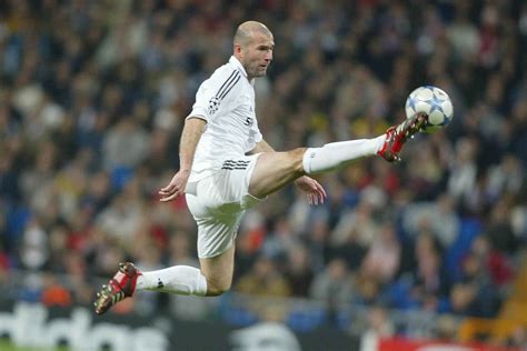 How Real Madrid tried to get Zinedine Zidane to stay in 2006 - Football España