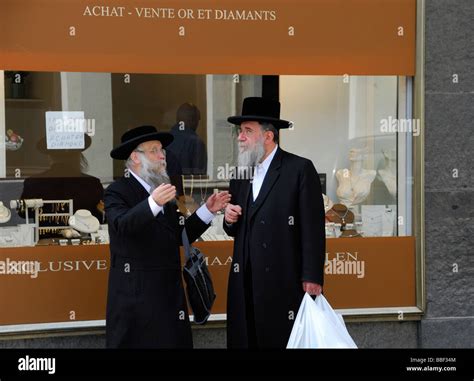 Orthodox Jews in Antwerp diamond district, Belgium Stock Photo - Alamy