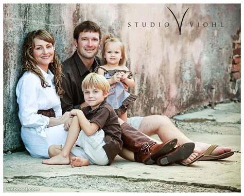 Family Portrait Poses Ideas For 4 - Photography Subjects