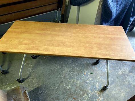 Used Desks and Tables - Compenny Liquidators