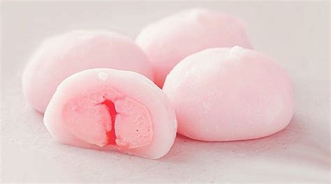 soft mochis with filling , pink - aesthetic | Cute desserts, Kawaii dessert, Desserts