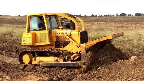 John Deere 850 Dozer - YouTube