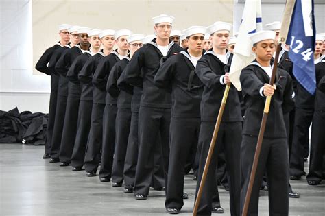 √ What Happens After Graduating Navy Boot Camp - Navy Visual