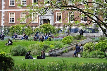 Inner Temple Garden EC4 | Temple gardens, London garden, Garden