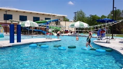 Kingsport Aquatic Center open for season | WCYB