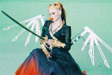 Grimes shares mind-bending new video for 'Shinigami Eyes'