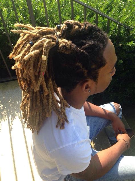 Dyed dreads >>>> | Short dyed hair, Natural hair styles, Dyed dreads