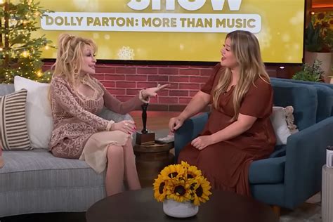 Dolly Parton and Kelly Clarkson Duet 'I Will Always Love You' | NBC Insider