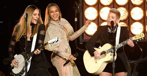 Beyoncé and Dixie Chicks Perform “Daddy Lessons” at 50th Annual CMAs | Teen Vogue