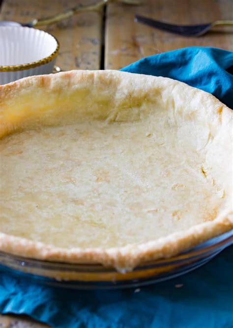 The Best Easy Pie Crust Recipe - Sugar Spun Run