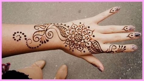 35 Simple Henna Tattoo Designs to Show Off in Warm Weather