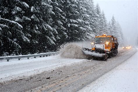 Oregon mountain passes to see first serious snow of the season