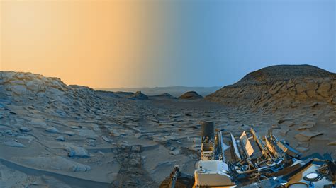 NASA's Curiosity rover snaps extremely detailed 'postcard' of Martian landscape after waking up ...