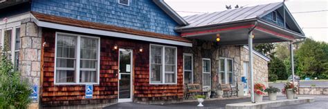 Blue Stone Inn Restaurant – a family-owned steak and seafood favorite