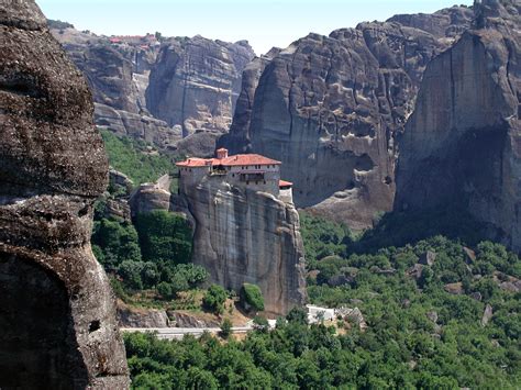 Intelliblog: TRAVEL TUESDAY #34 - METÉORA, GREECE