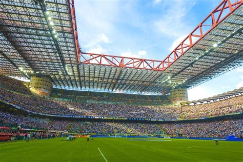 San Siro Stadion in Milaan bezoeken? Info, tickets & tours