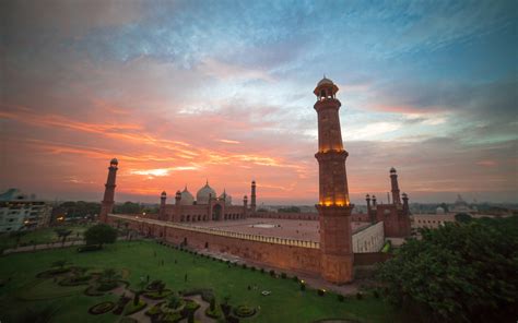 The Walled City of Lahore: History, Attractions & More! | Zameen Blog