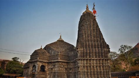 महाराष्ट्र की धार्मिक यात्रा: इन प्रसिद्ध शिव मंदिरों में पाएं आत्मा की ...