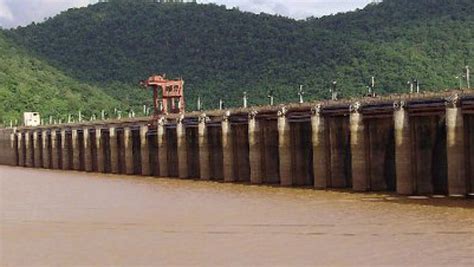 Amid floods in Brahmani river, Rengali dam authorities close 3 sluice gates - OrissaPOST