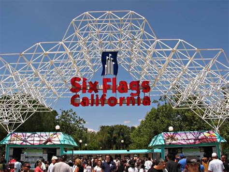 Six Flags Magic Mountain to Open Entire Year Beginning 2018