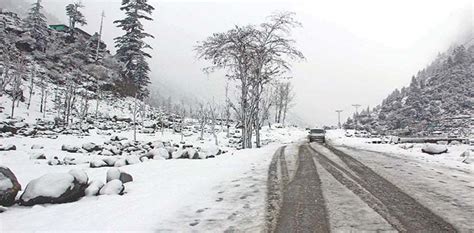 Roads to Babusar Top, Chilas suspended after heavy snowfall