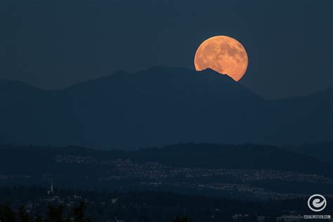 The Blue Moon Rising in Seattle - Equal Motion