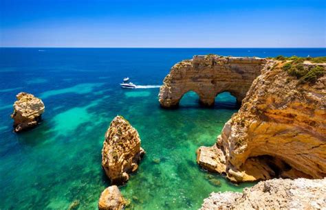 Praia da Marinha: the Complete Guide to the #1 Beach of the Algarve