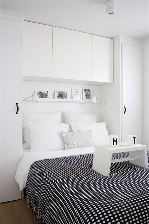 20+ Small Master Bedroom Ideas With Storage