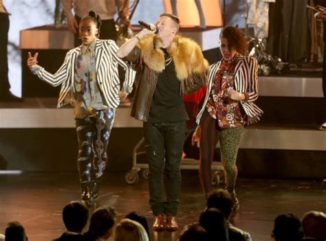 Macklemore Performs Opening, Grammy Nominations Concert 2013