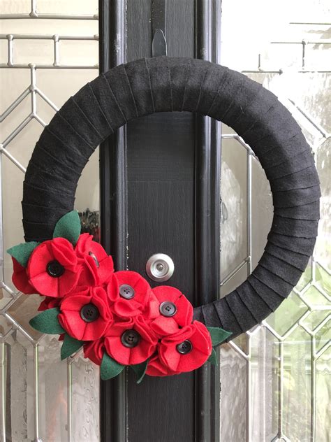 Remembrance Day Wreath | Felt flower wreaths, Poppy wreath, Wreaths