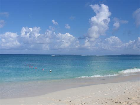 Seven Mile beach (Grand Cayman, Islands) | Places to go, Grand cayman, Beach