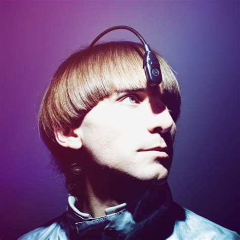 Colour-Blind Artist Neil Harbisson Embeds 'Eyeborg' in Skull to 'Hear ...