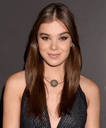 Transformers Live Action Movie Blog (TFLAMB): Hailee Steinfeld To Join Bumblebee Movie?