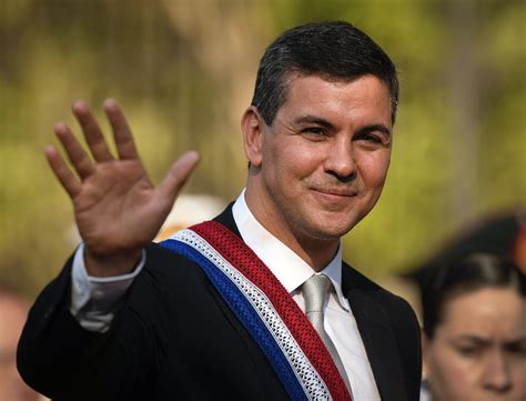 Santiago Peña asume como nuevo presidente Paraguay