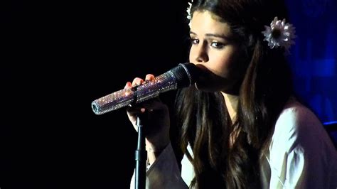 Selena Gomez sings "Naturally" LIVE Acoustic Version @ Best Buy Theater ...