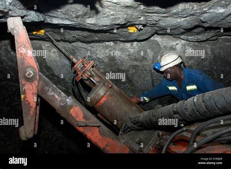 Platinum ore hi-res stock photography and images - Alamy