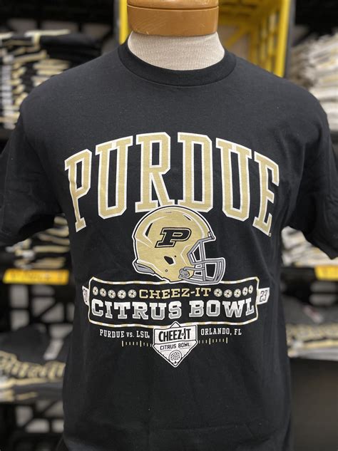 Discount Den — 1950 Vintage Purdue Pete Football T Shirt