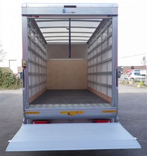 Luton Van with tail lift - Empire Van Hire