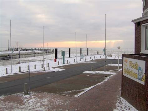 Frozen North Sea, Wilhelmshaven, Helgoland Pier, Germany. | Germany ...