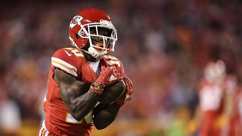 Chiefs' Tyreek Hill touchdown catch means milestone | Kansas City Star