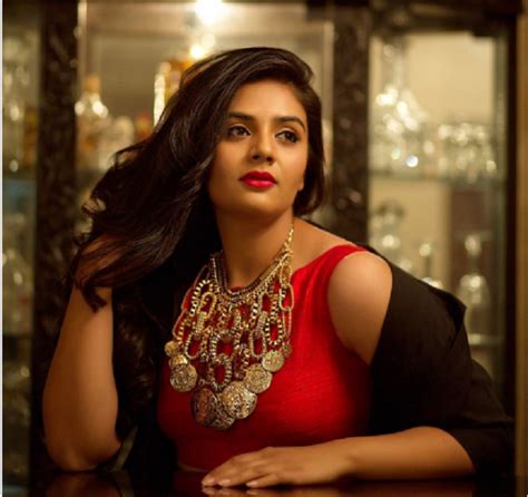 Sreemukhi(Srimukhi) TV Anchor Profile, Wiki, Age, Family, Movies And Photos