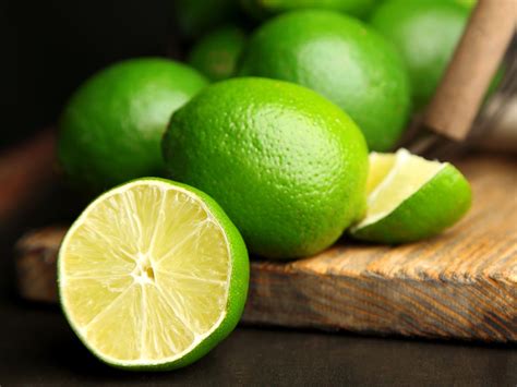 Green lemon fruit close-up 2017 4K Ultra HD Preview | 10wallpaper.com