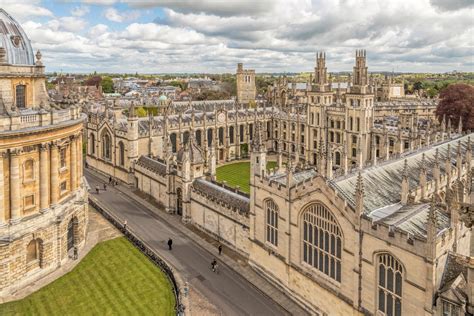 Oxford International College 牛津國際學院 - ISC國際學生中心