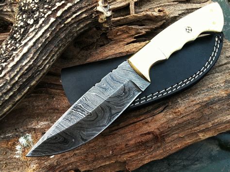 DAMASCUS STEEL HAND CRAFTED ULTIMATE HUNTING KNIFE DAGGER BOWIE BONE H