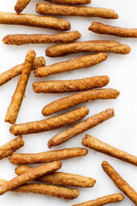 Homemade Crunchy Pretzel Sticks {vegan & gf} | Recipe | Homemade snacks ...