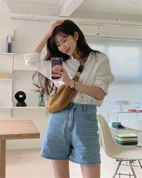 7 cách mặc đẹp với quần short denim được ulzzang Hàn ưa chuộng