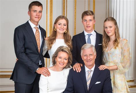 Belgian Royal Palace unveils Christmas family photo - Royal Central