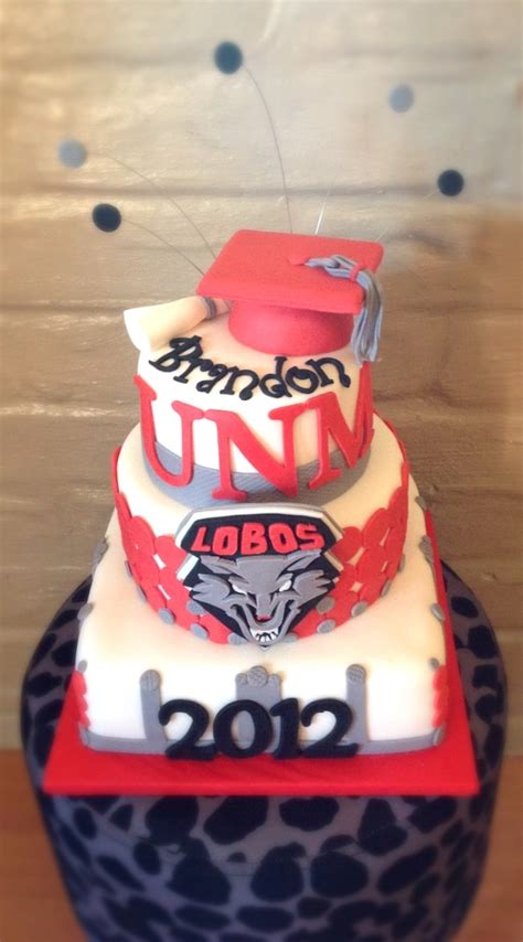 44 best Graduation Cakes images on Pinterest | Graduation cake ...