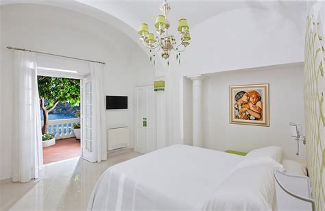 11 Luxury Villas in Positano with Stunning Views