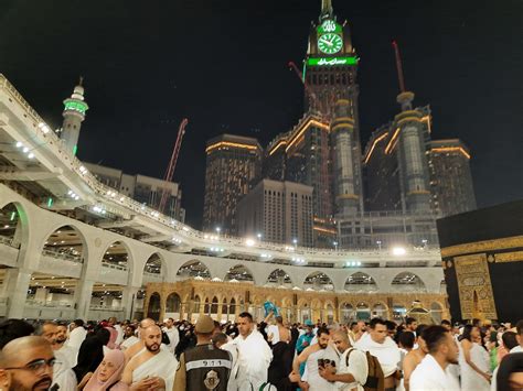 Mecca, Saudi Arabia, March 2023 - During the month of Ramadan, pilgrims from all over the world ...